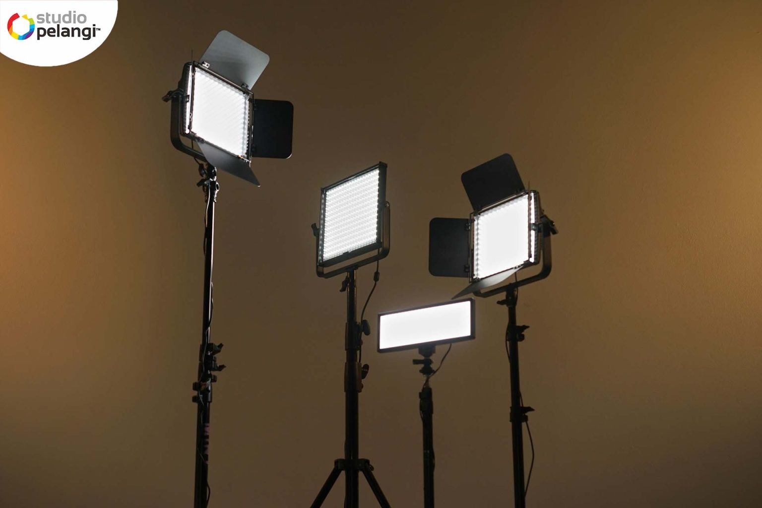 Tips Menggunakan Pencahayaan Tambahan dalam Acara - Pelangi Event ...