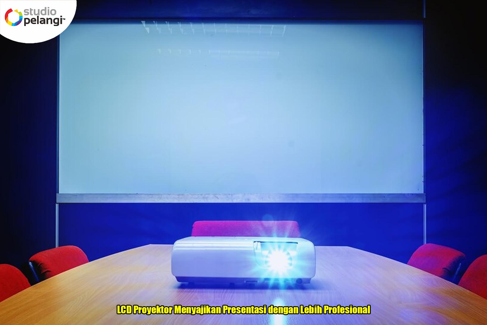 LCD Proyektor Menyajikan Presentasi dengan Lebih Profesional